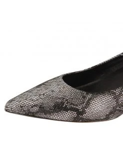 Butter Shoes Deluxe Pointed Toe Kitten Heel