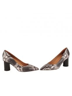 Butter Shoes Eloisee Pointed Toe Pump