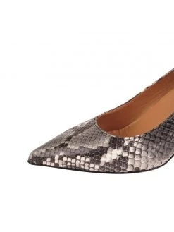 Butter Shoes Eloisee Pointed Toe Pump