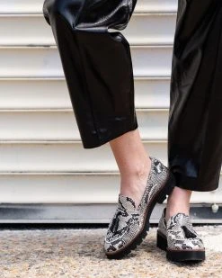 Patricia Green Flats Beckham Tassel Lug Loafer 10 Patricia Green Flats Beckham Tassel Lug Loafer