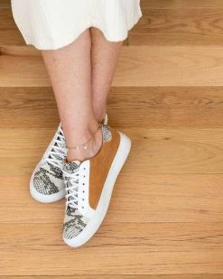 Patricia Green Layla Lace Up Sneaker Casual 10 Patricia Green Layla Lace Up Sneaker Casual